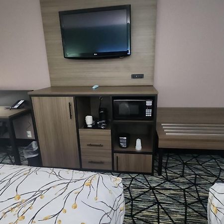 Hotel Baymont By Wyndham South Bend Near Notre Dame Extérieur photo