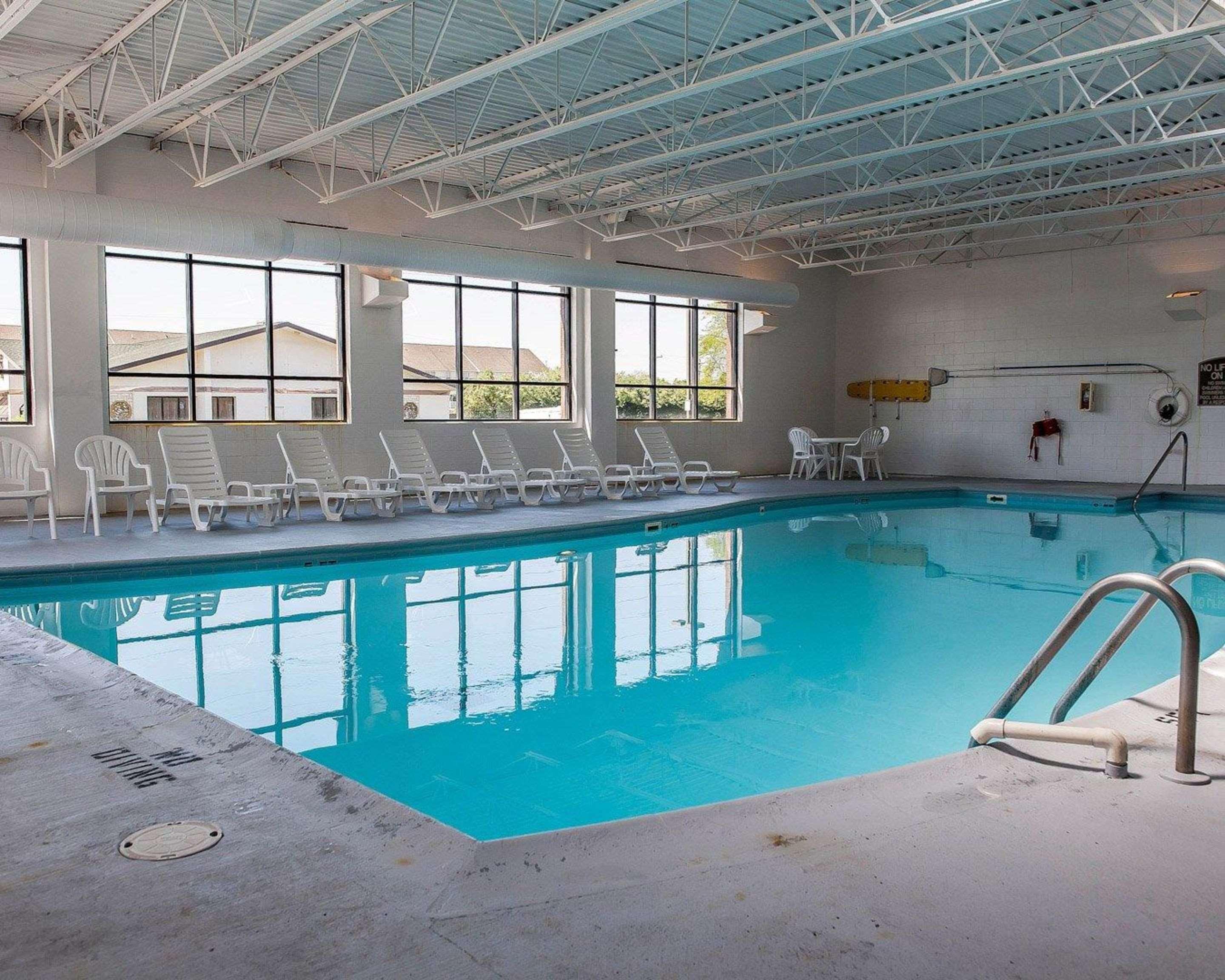 Hotel Baymont By Wyndham South Bend Near Notre Dame Extérieur photo
