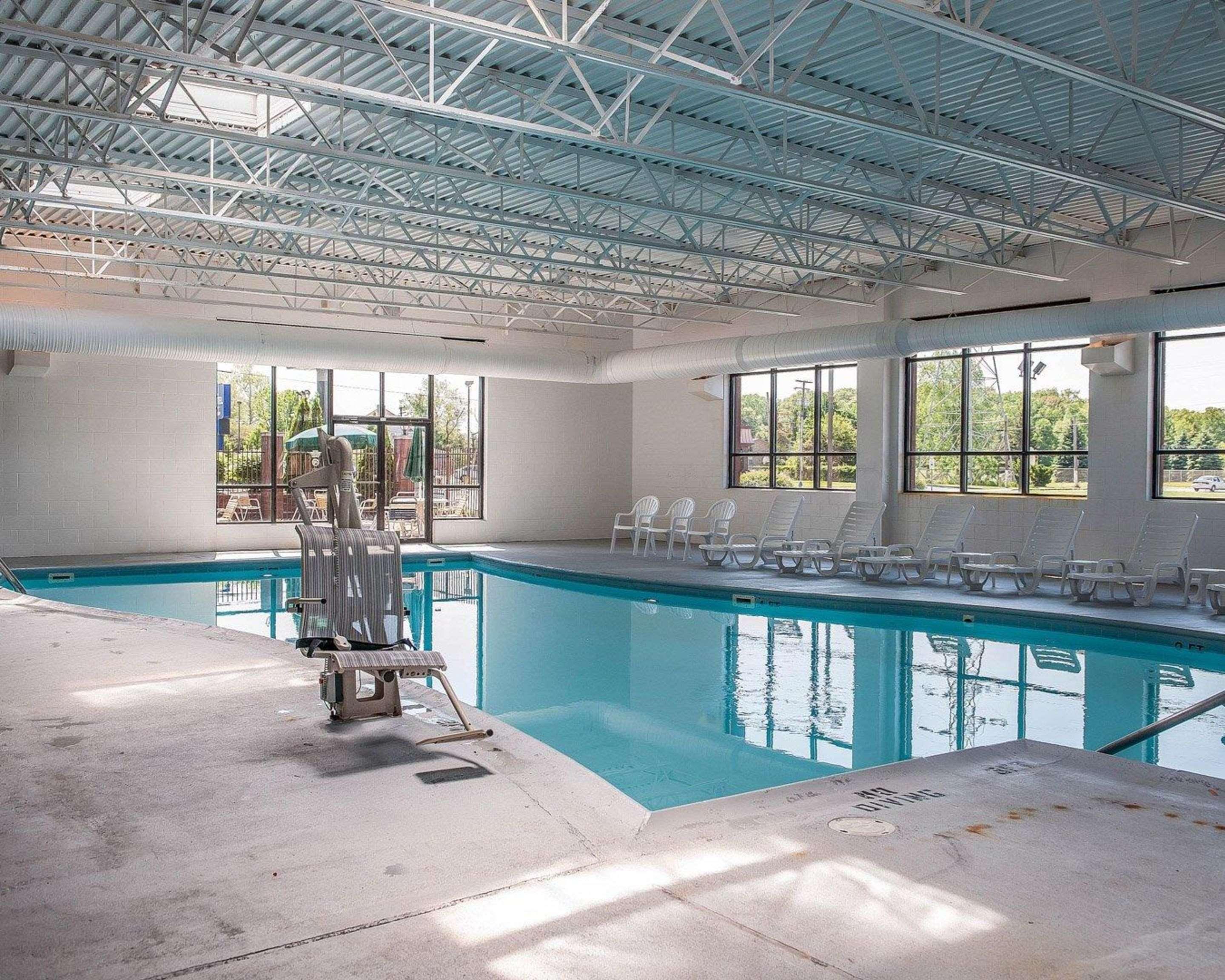 Hotel Baymont By Wyndham South Bend Near Notre Dame Extérieur photo