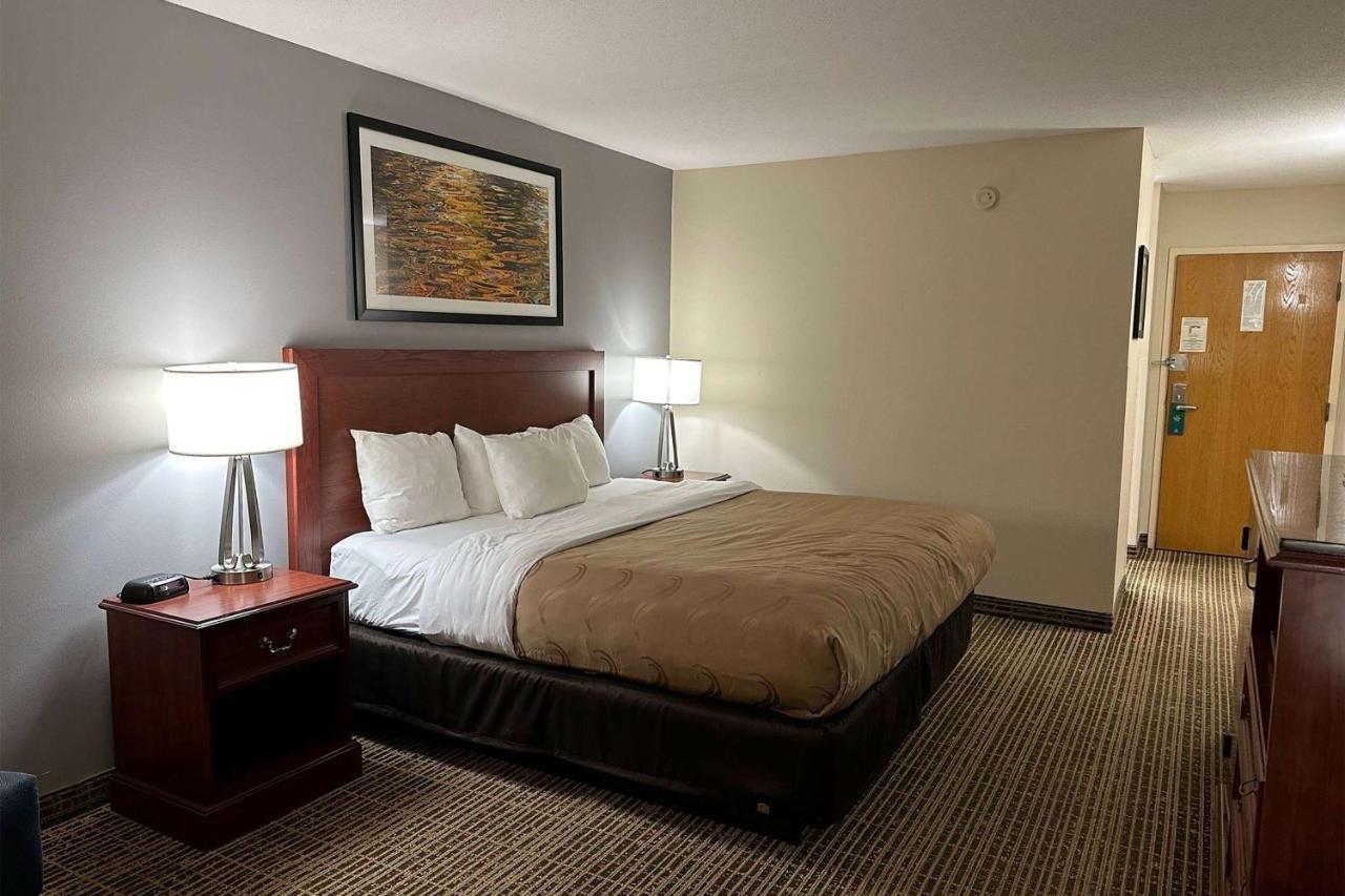 Hotel Baymont By Wyndham South Bend Near Notre Dame Extérieur photo