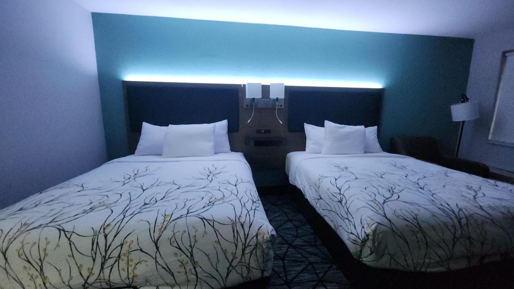 Hotel Baymont By Wyndham South Bend Near Notre Dame Extérieur photo