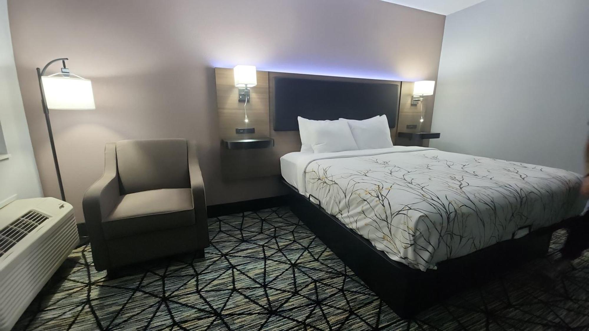 Hotel Baymont By Wyndham South Bend Near Notre Dame Extérieur photo