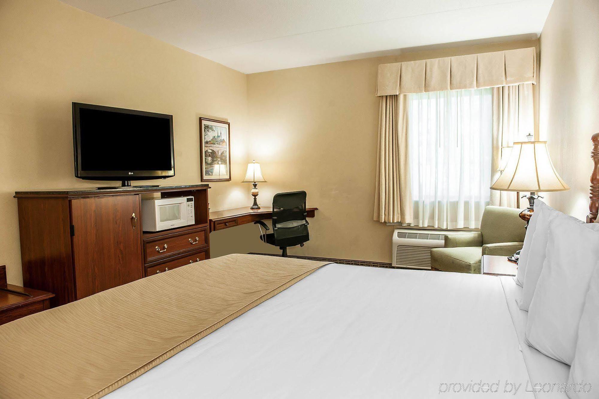 Hotel Baymont By Wyndham South Bend Near Notre Dame Extérieur photo