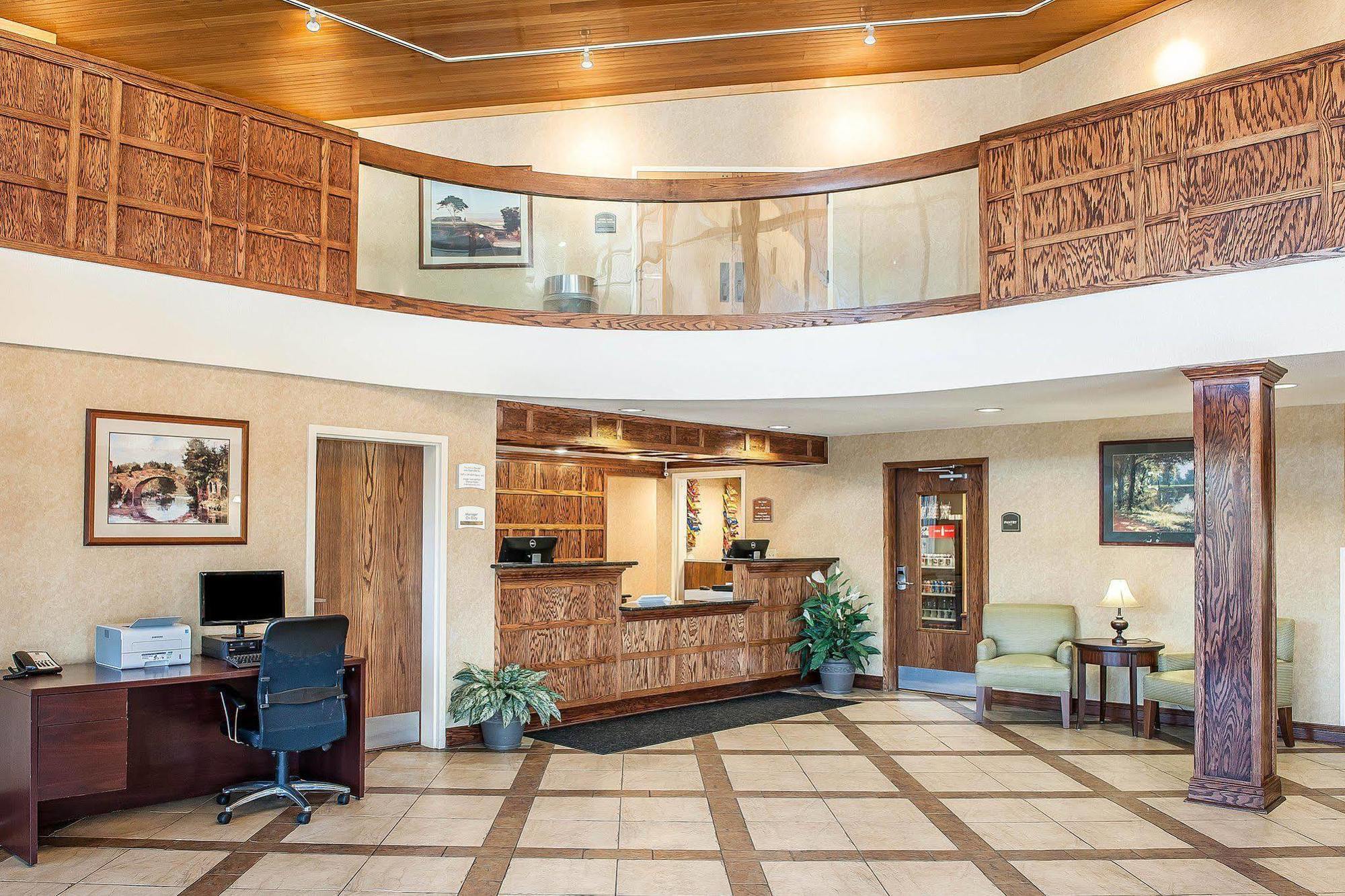 Hotel Baymont By Wyndham South Bend Near Notre Dame Extérieur photo