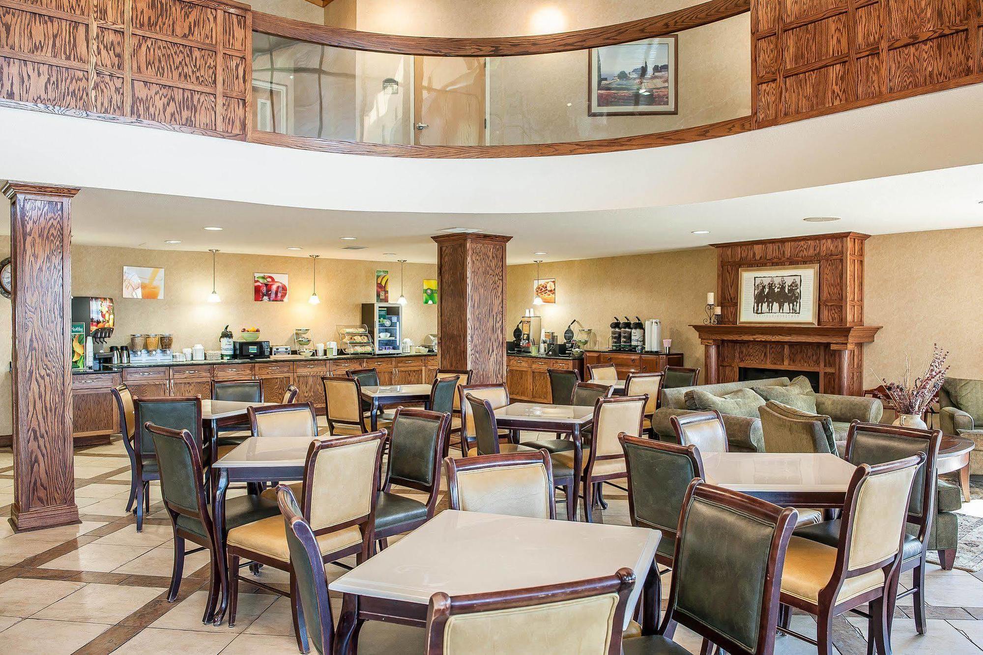 Hotel Baymont By Wyndham South Bend Near Notre Dame Extérieur photo